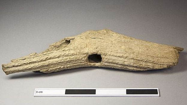 Les haches en bois de cerf ont été décrits comme une découverte rare. Crédit : AOC Archaeology