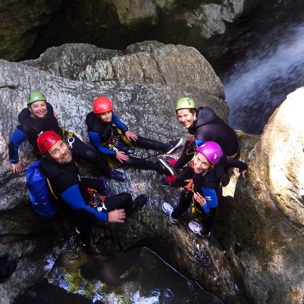 groupe de canyon qui attendent leur guide