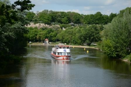 MS Händel II entlang der Ziegelwiese und Peißnitzinsel