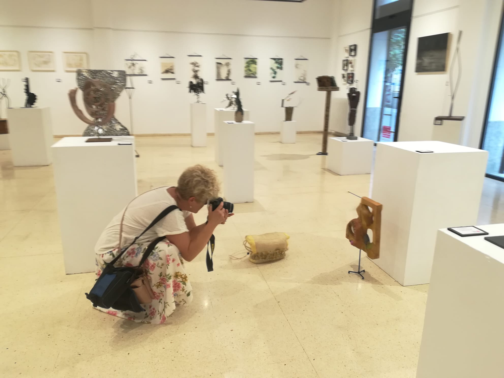 Exposición “El movimiento “.  Colectiva de la asociación Ex_alumnos de la Escuela de Arte, La Palma.  2022