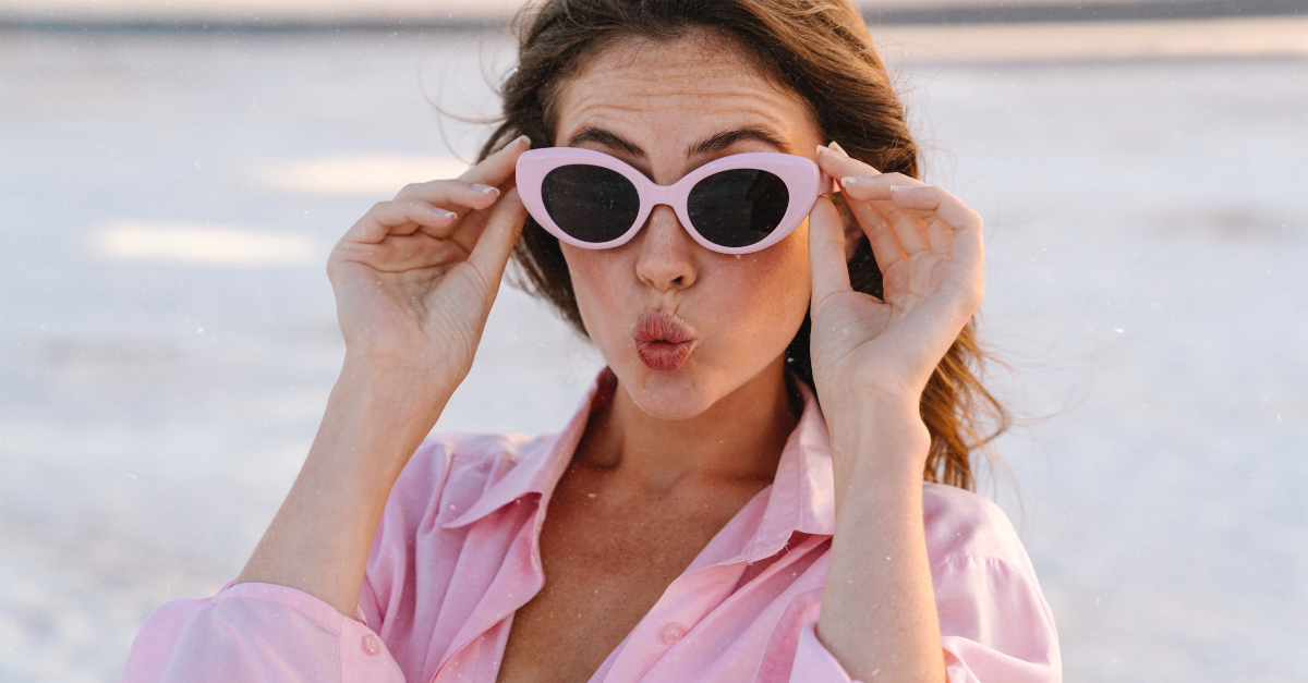 People Pleasing: Warum das brave Mädchen Frauen ihre Lebenskraft kostet