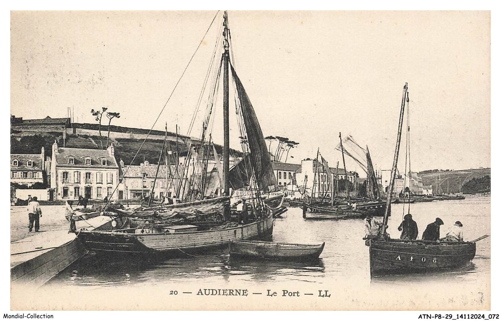 Alte Postkarte, Hafen von Audierne mit den Kais