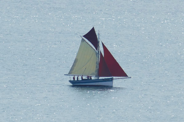Segelboote in der Bucht von Audierne, beobachtet vom Ferienhaus Ker Armor 