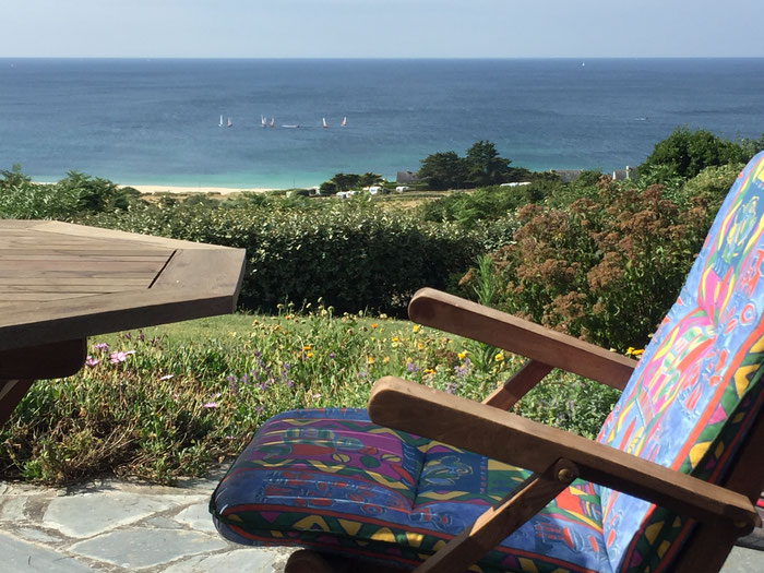 Traumhafter Meerblick von der Terrasse von Ferienhaus Ker Armor über die Bucht von Audierne.