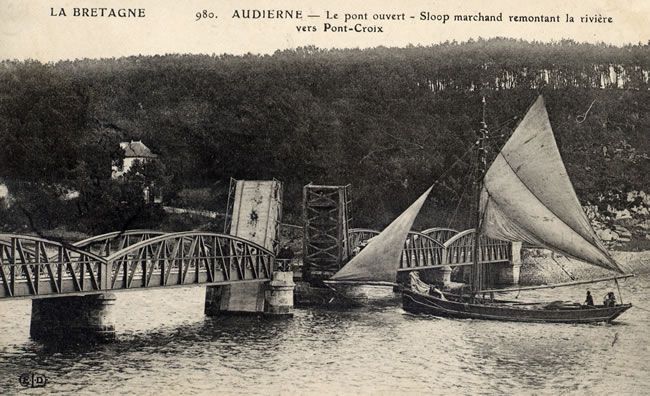 Alte Postkarte, die Brücke zwischen Plouhinec und Audierne