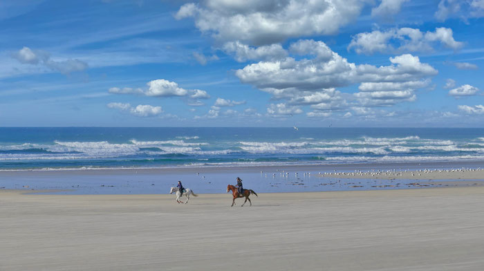 Reiter am Strand von Plovan, Bucht von Audierne