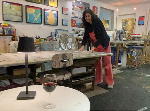 ART. Atelier Karin Angerer: Ein Schluck Kreativität beim After-work-Malkurs. Lass den Alltag hinter dir und genieße die kreative Atmosphäre im Atelier.