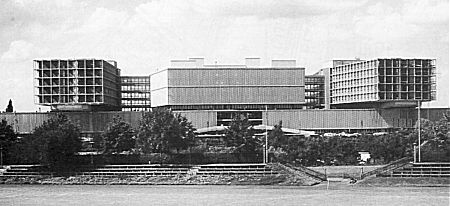 Das Klinikum Steglitz. Heute gehört es zur Charité und heißt Klinikum Benjamin Franklin. 