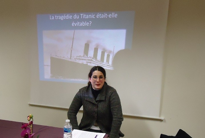 Edwina Descloux, médium conférencière