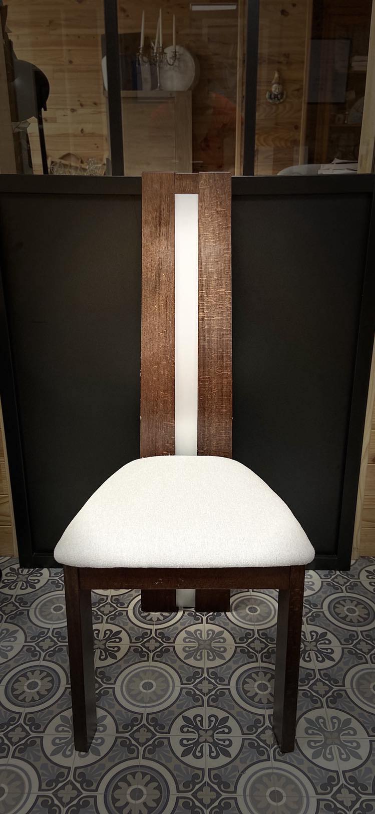 Chaise contemporaine