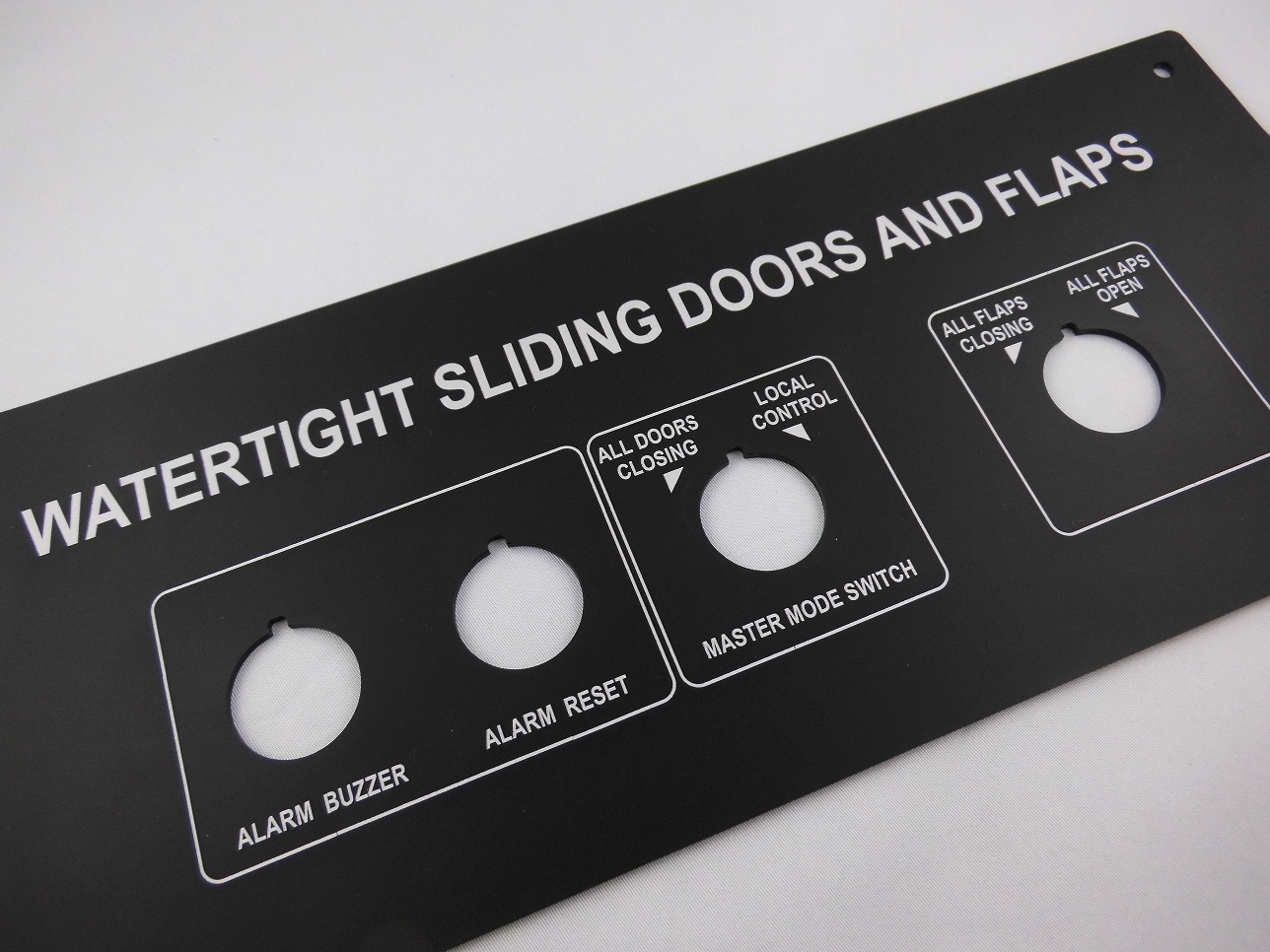 Bedienplatten für den Schiffbau