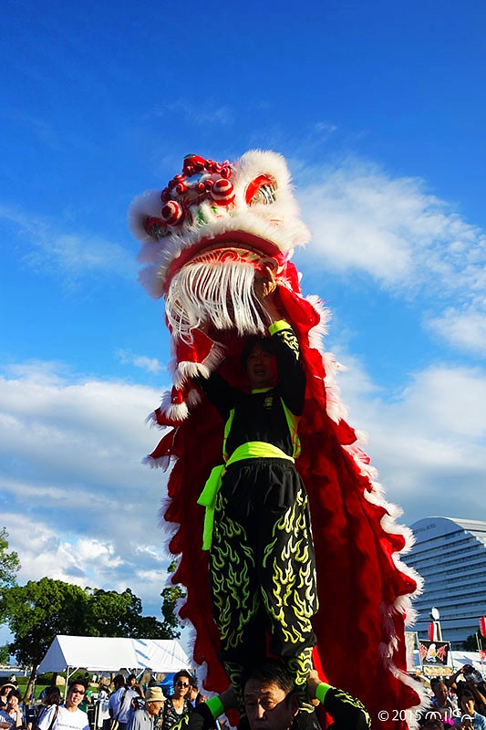 中国獅子舞（ロンロン赤）こうべ海の盆踊り（2015年8月23日）より