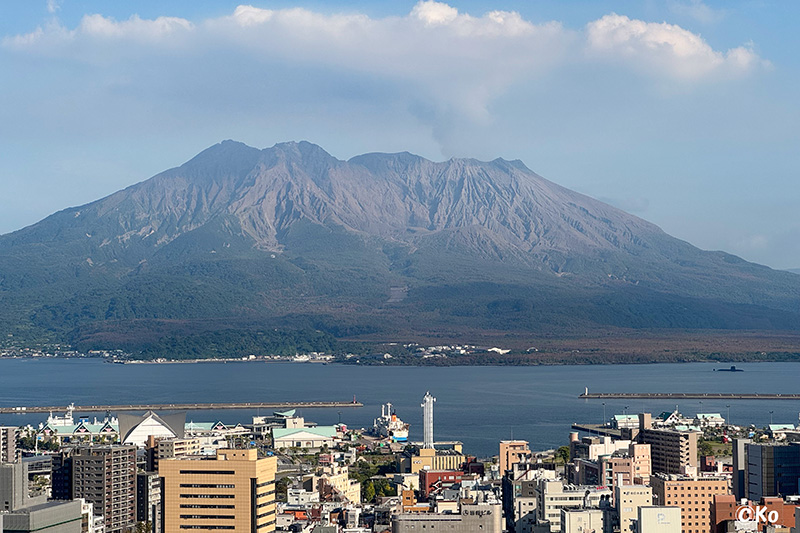 街並みと桜島（兵庫県ＫＯさん写真提供）