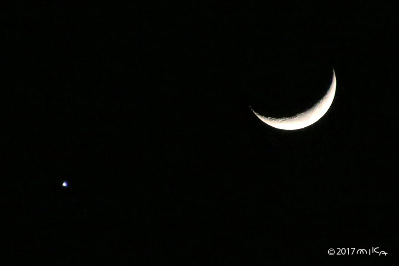 月と金星が大接近（2017年1月2日）三日月