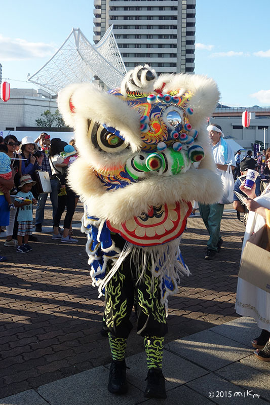 中国獅子舞（ロンロン青）こうべ海の盆踊り（2015年8月23日）より