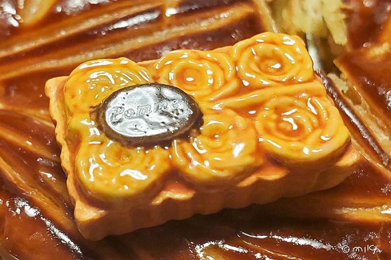 ガレット・デ・ロワの中に入っていた陶器のオモチャ