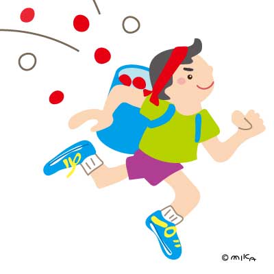 追いかけ玉入れのかごをもって走る紅組の人
