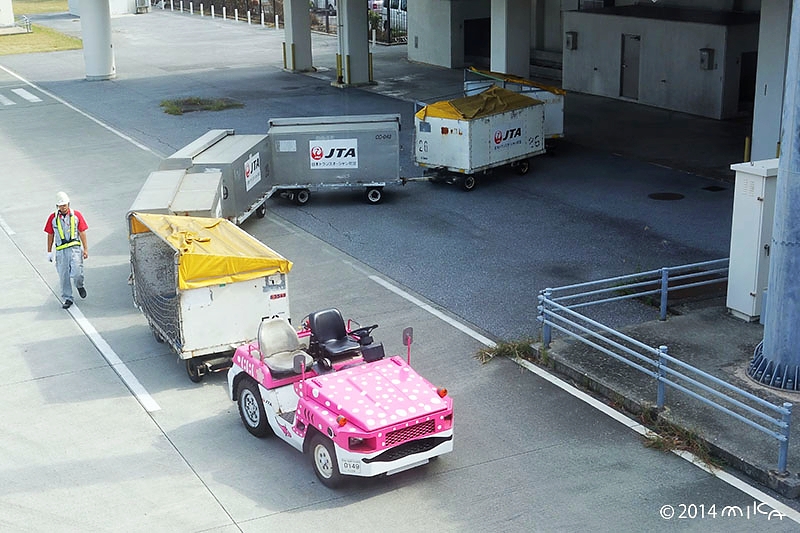 さくらジンベエの牽引車