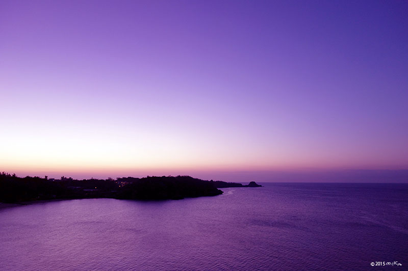 夕暮れ時の海（恩納村／沖縄）