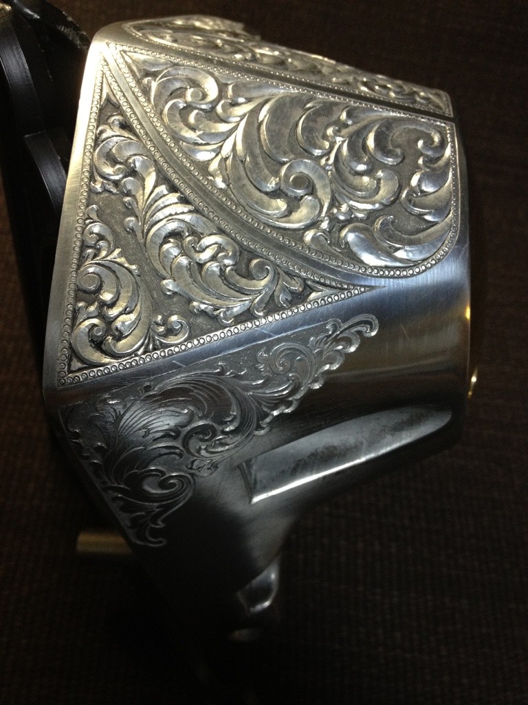 エングレービング　彫金　ショベル　engraved camcover for shovelhead harley davidson