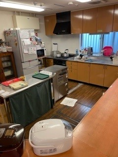 利用者さんも一緒に使う台所です