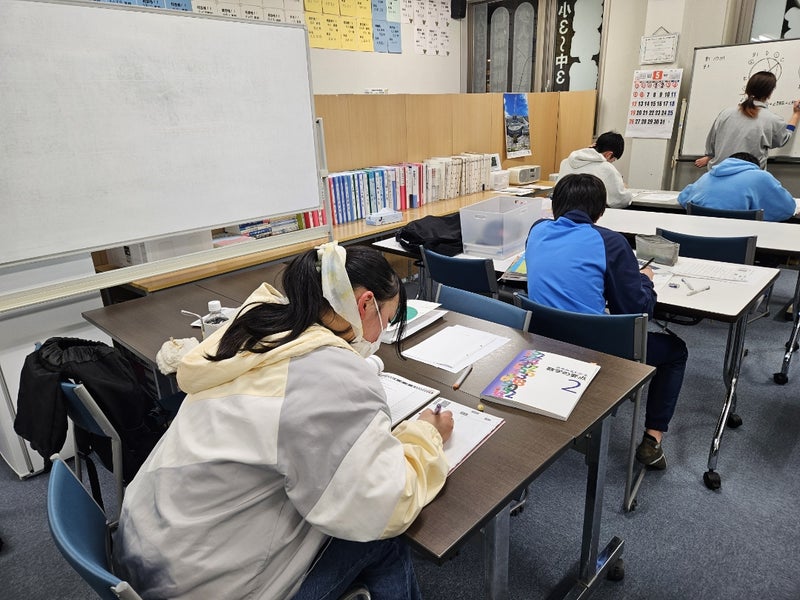 「先にやった者勝ち」——新学年スタート、5教科の先取りが始まります。