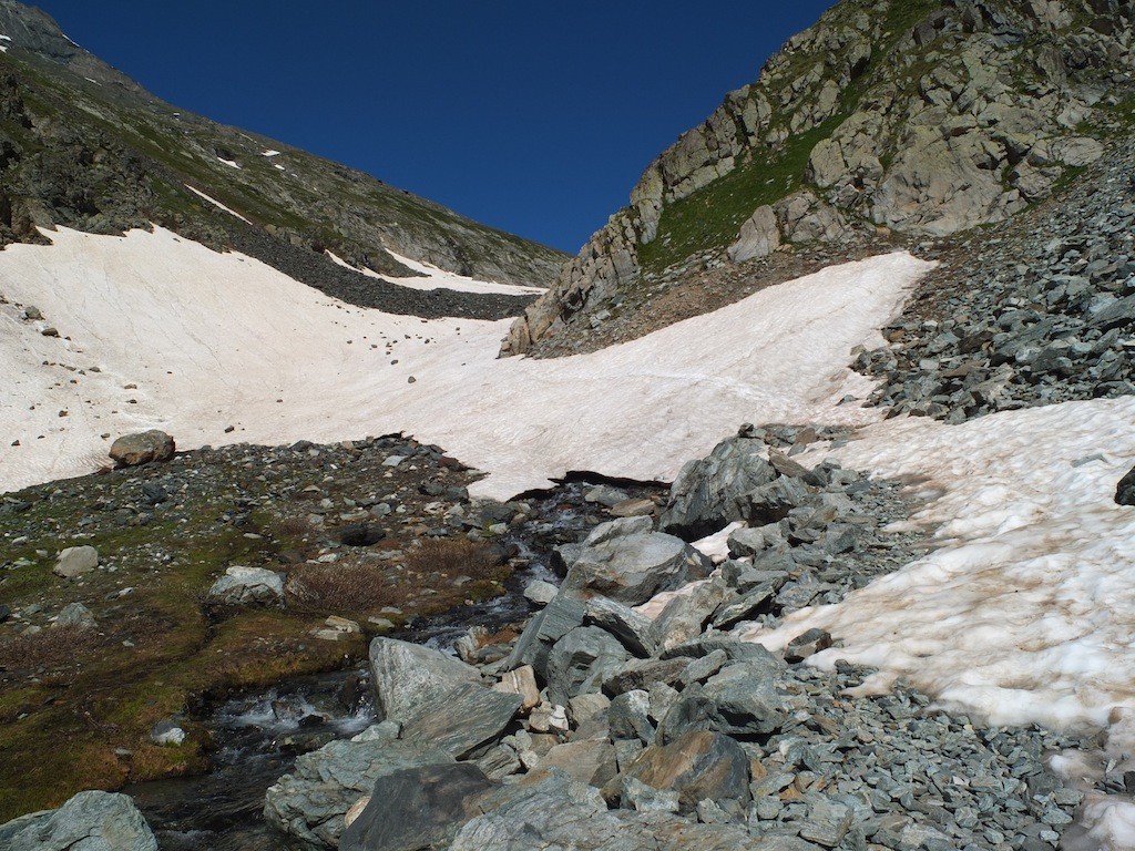 Erstes Schneefeld