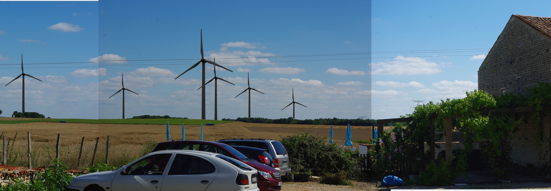 Hameau de Villenouvelle (V.L.C.).  Les six éoliennes seront à 750m du " Repos des Hiboux".
