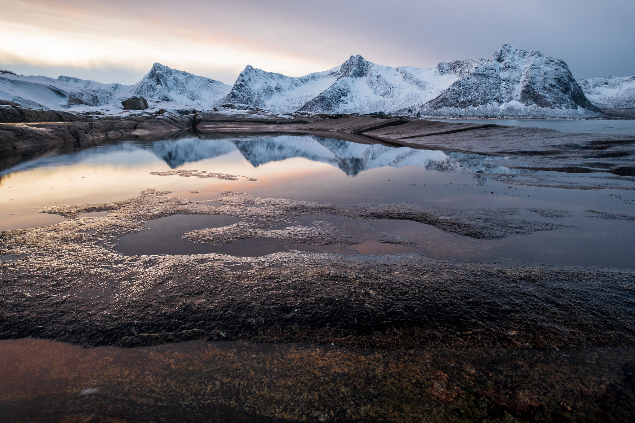 Tolle Spiegelungen am Kap Tungeneset, bloß mal in die andere Richtung fotografiert