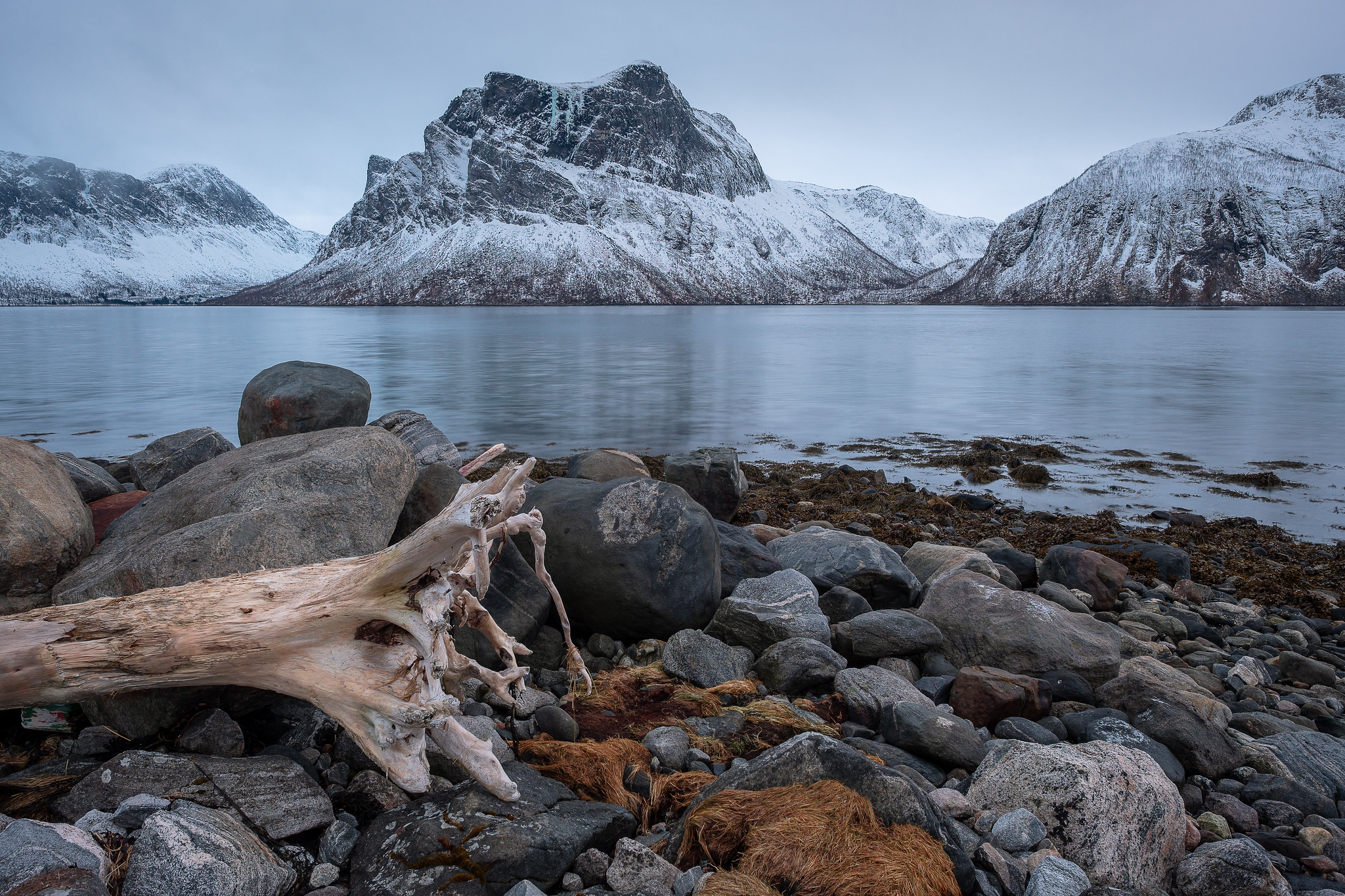 Ein bißchen melancholische Abendstimmung (um 14.30 Uhr) am Bergsfjord