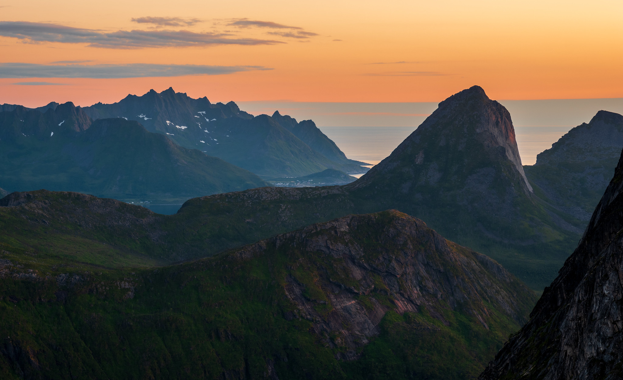 Mitternachtssonne über Senja - Blick zum Meer