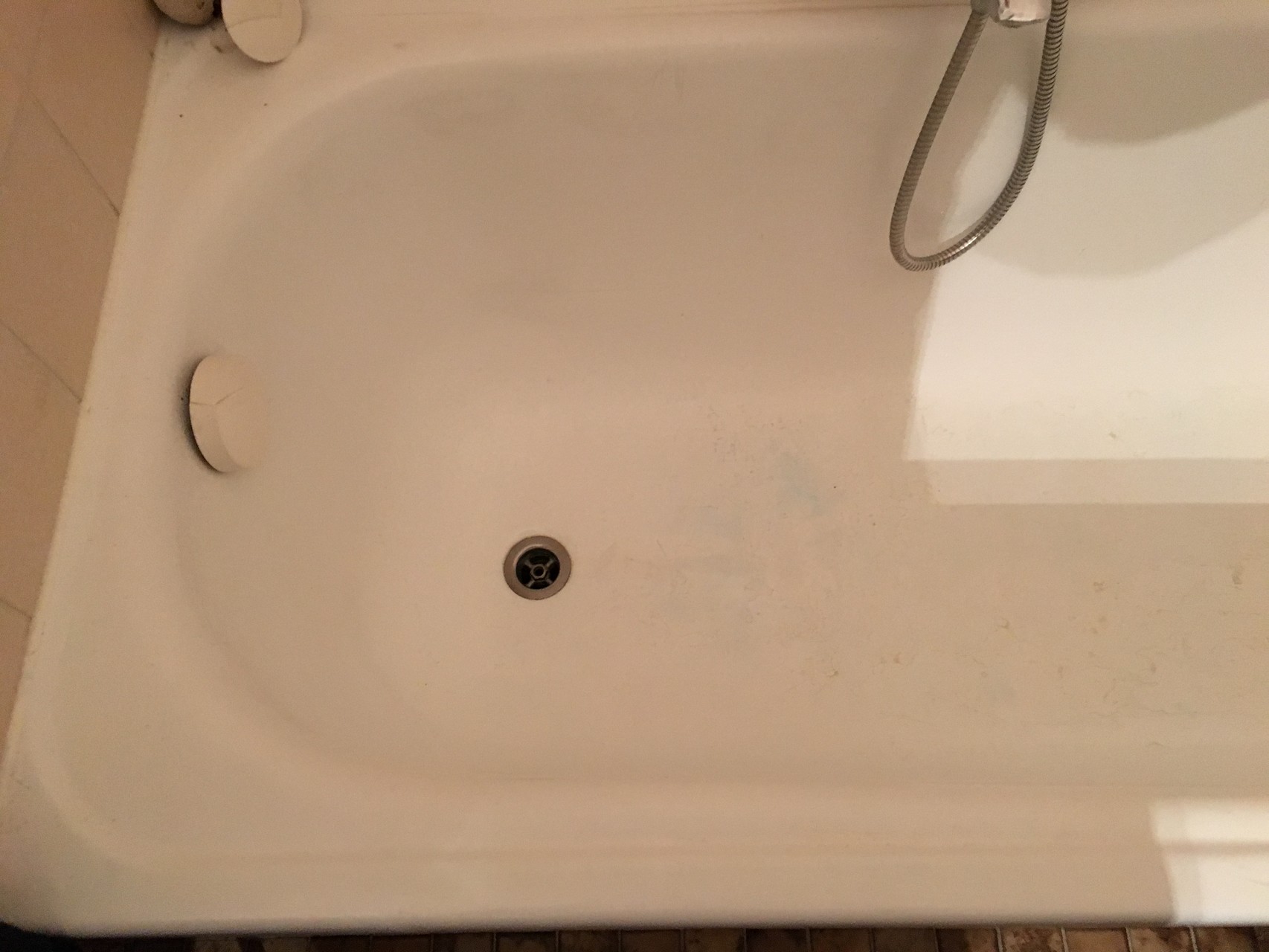 Sanierung von Badewanne / Vorher