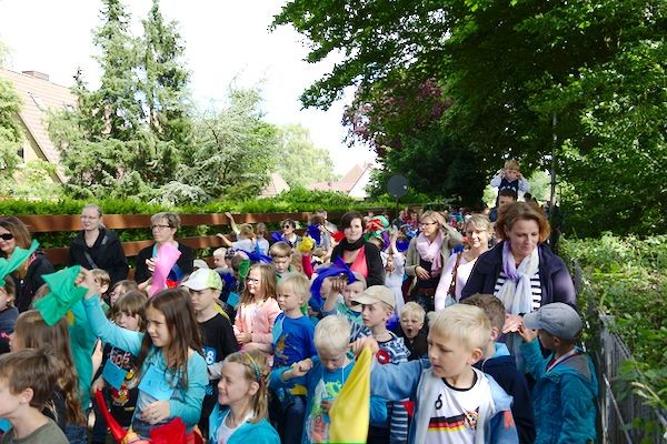 Hinter der Schule wird es eng ...