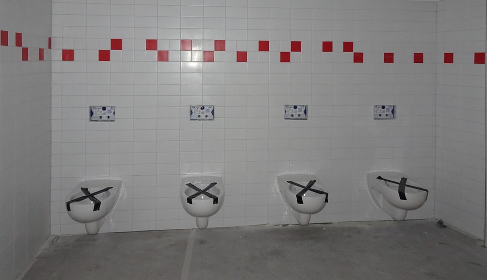 Nicht hinsetzen!