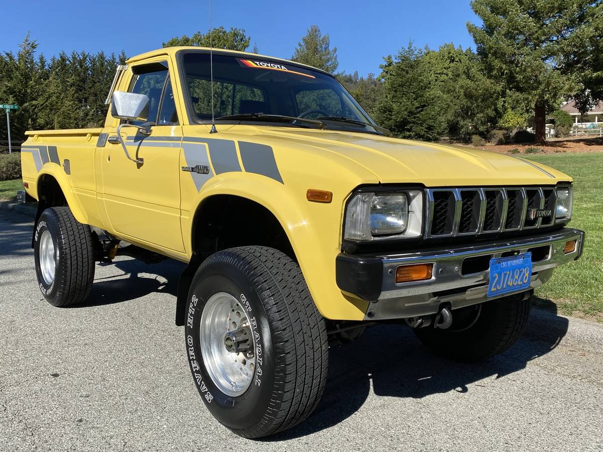 1982 Toyota Shortbed Deluxe - chibun factory