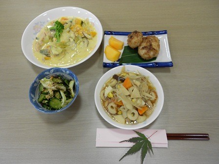 できあがり！　大海/鮭と季節野菜のシチュー/山辺里風やまもち/浅漬け