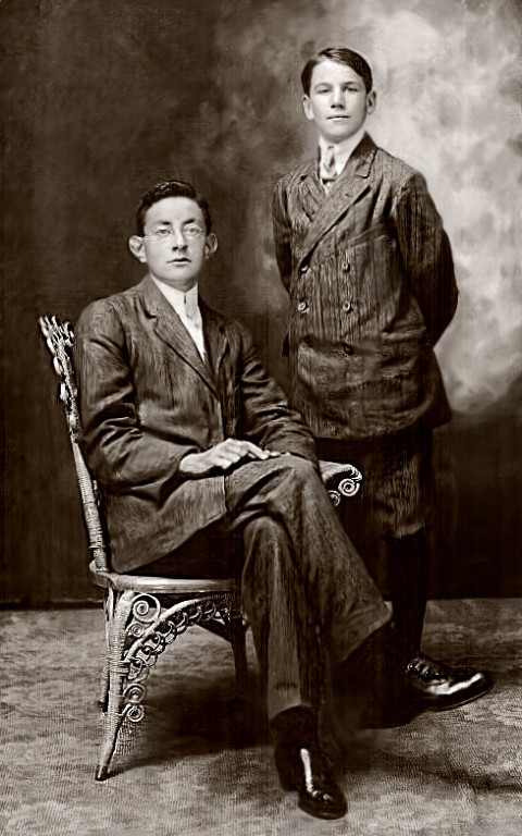 Paul Quesnel (assis) au collège de Rigaud en 1912. Merci à Madeleine Quesnel, fille d'Albert pour la photographie