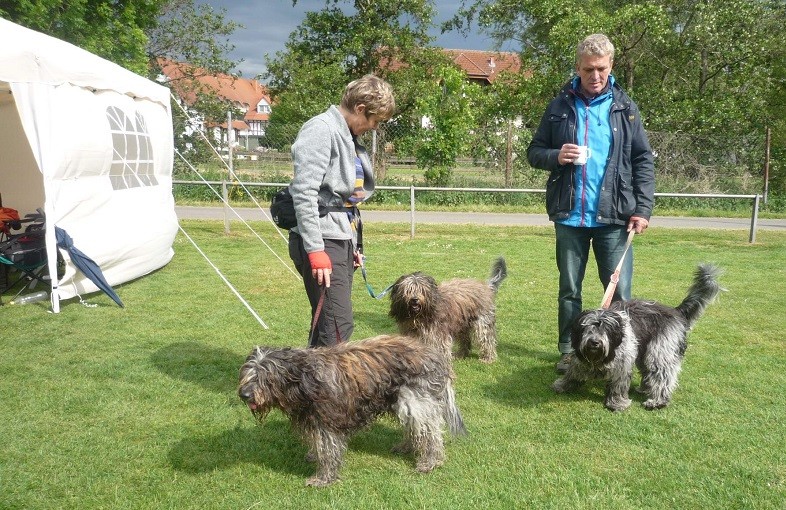 links Martina mit tobi und Miro, rechts Ingo mit Arjen Oskar