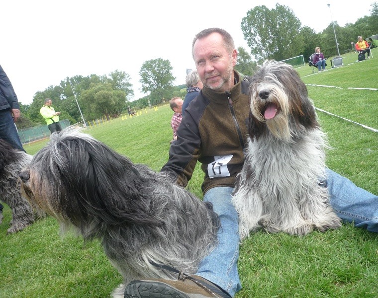 Klaus mit Anna, links Caatje