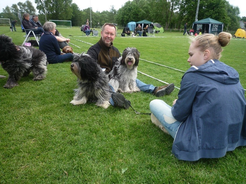 Klaus mit Anna, links Caatje