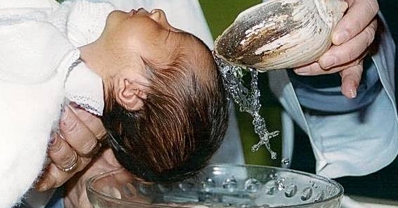 L'acqua del battesimo.