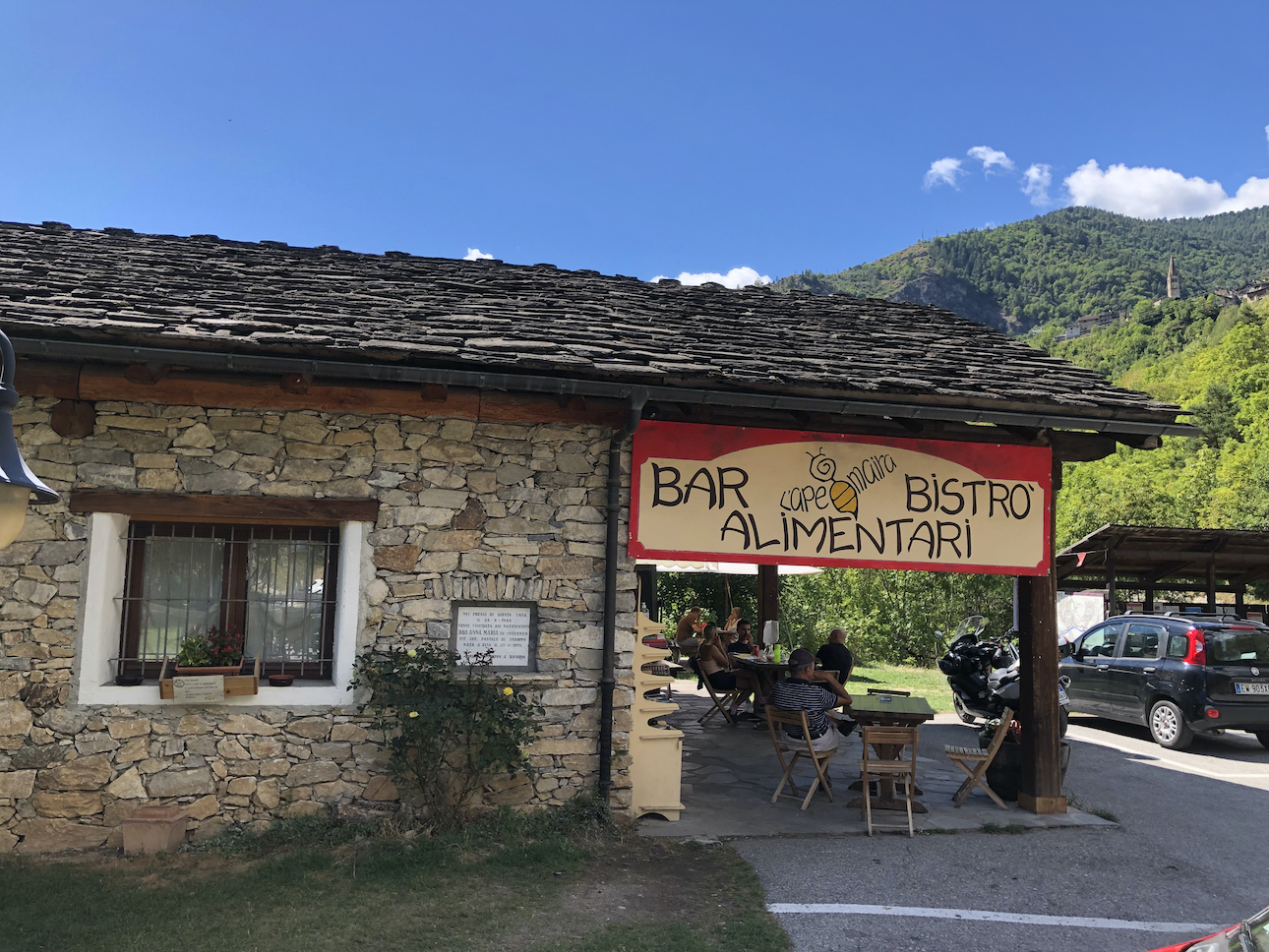 Alimentari & Bar im Valle Maira