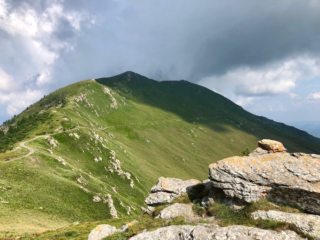 Strada dei Cannoni - der holprige Teil beginnt