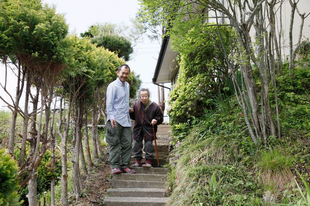 祖母は震災の影響で体調を崩しましたが、今は元気になりました。　