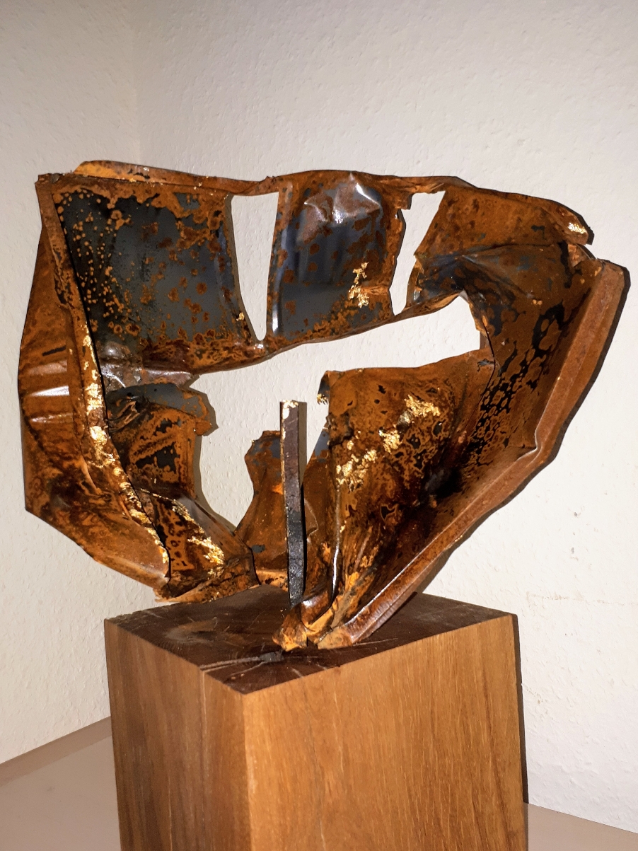 Schrott ist Schrott ist..... kostbar, Blattgold, ca. 30x25cm