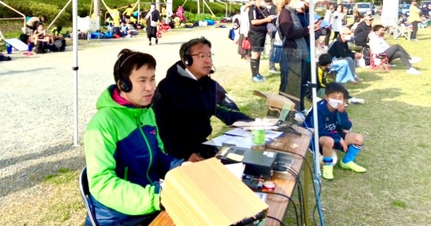 実況はDAZNでおなじみ横田さん。解説は豊橋協会3種理事の内藤さん。