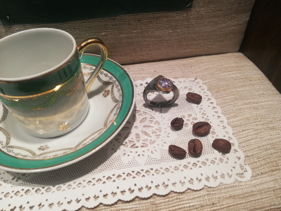 Ring, Silber und Gold, mit Sternsafir