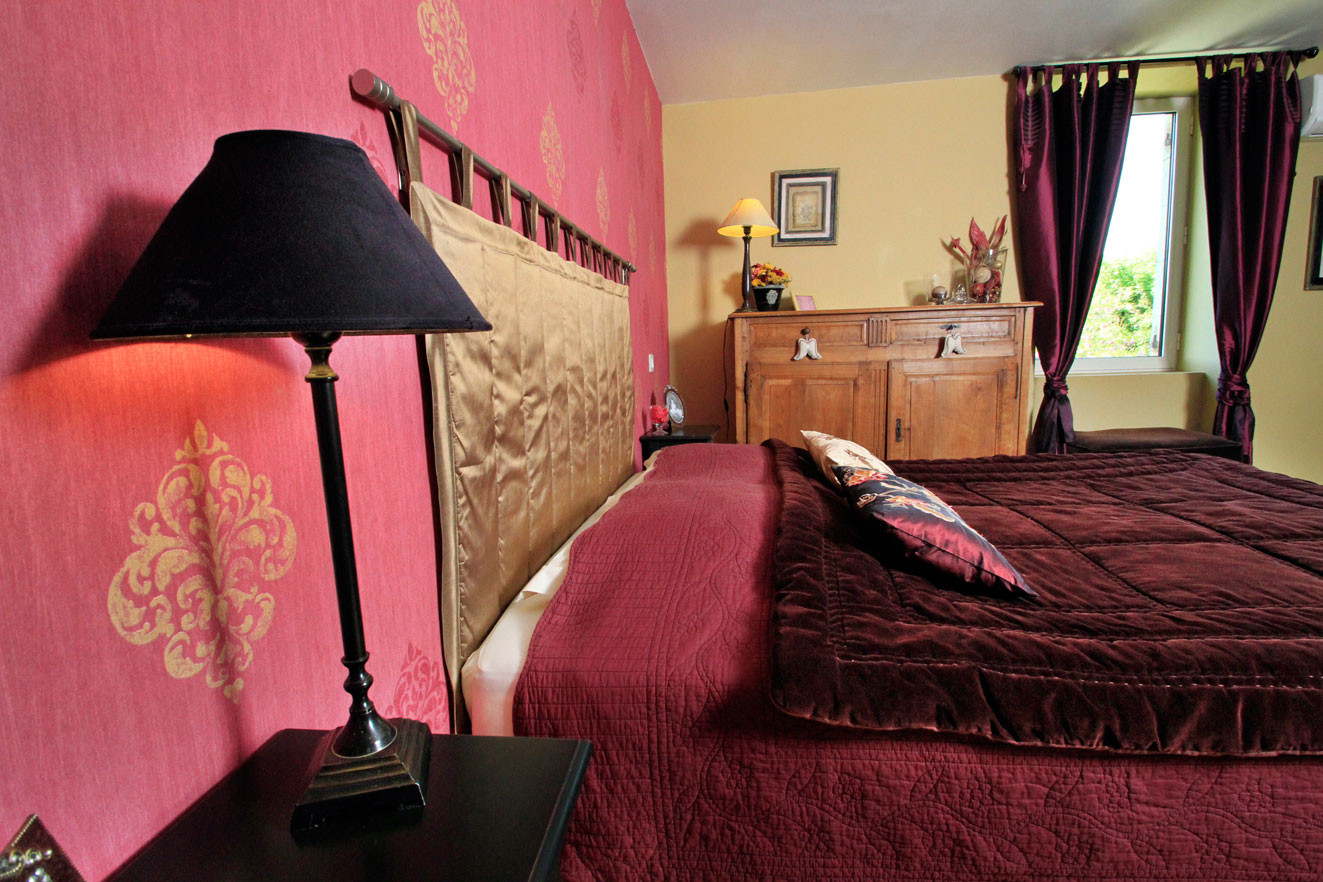Chambre les Camélias de Madeleine, spacieuse et élégante