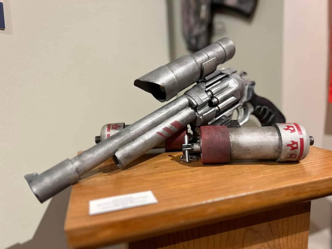 Borderlands gun by Kyle Foreman