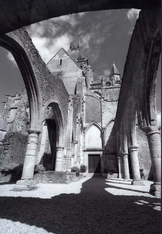 2éme prix N&B : "Les arches" de Mr Daniel RAOULAS